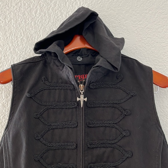 Tripp NYC Black Denim Vest Jacket - Picture 4 of 17